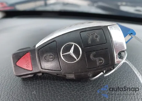 2016 Mercedes-Benz C 300 из США, поврежденный, VIN 55SWF4JB4GU167147